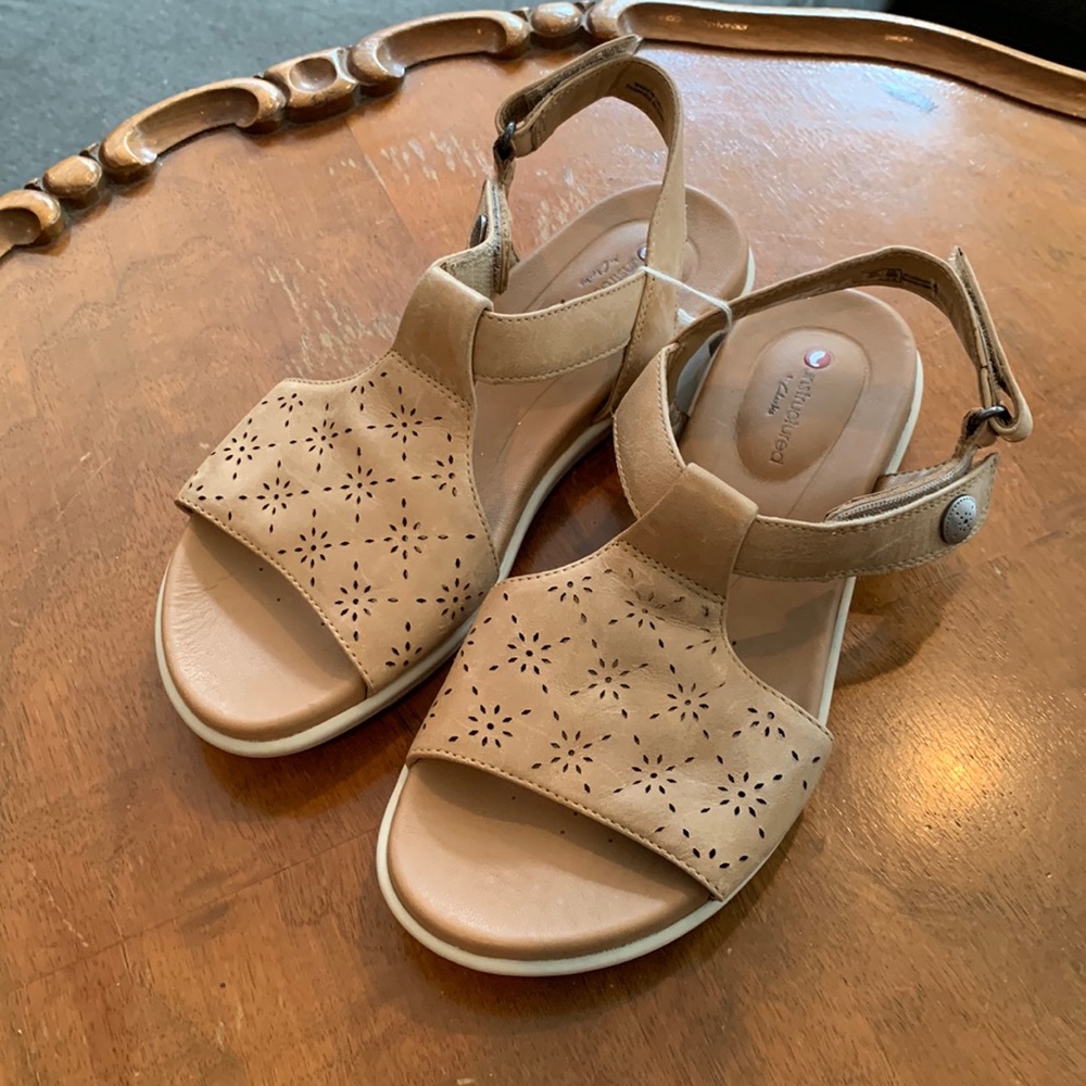 Sandal - 5.5M has a mark on strap, 9.5M, 9M, 7W